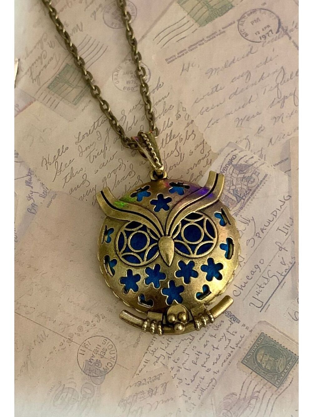 Antiqued Brass Owl Face Aromatherapy Diffuser Locket Necklace
